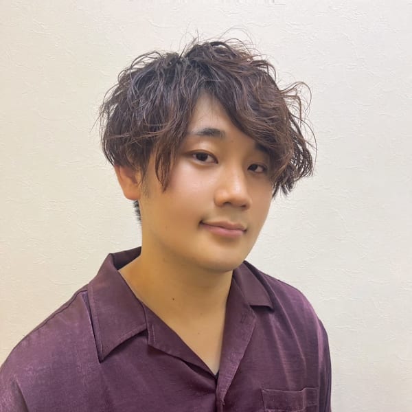 VOGUE Hair Make【ヴォーグ】のスタッフ紹介。亨太