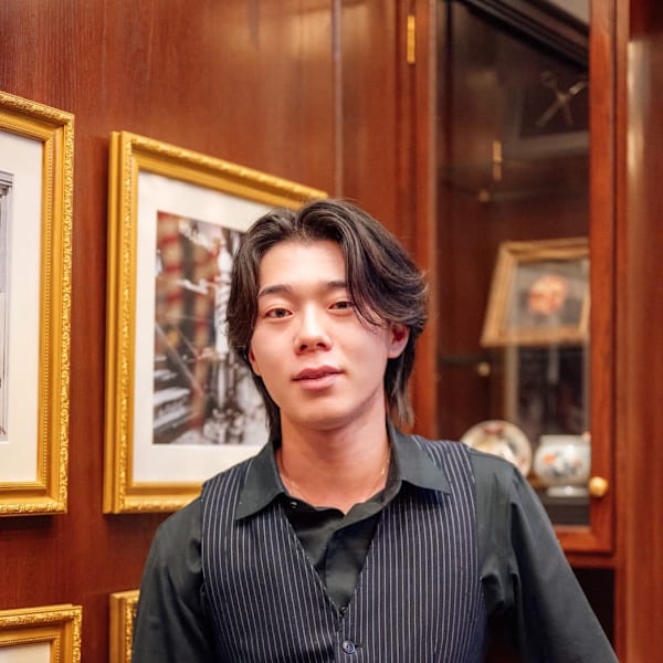 ヒロ銀座barbershop 福岡本店【ヒロギンザバーバーショップフクオカホンテン】のスタッフ紹介。岡崎　匠海