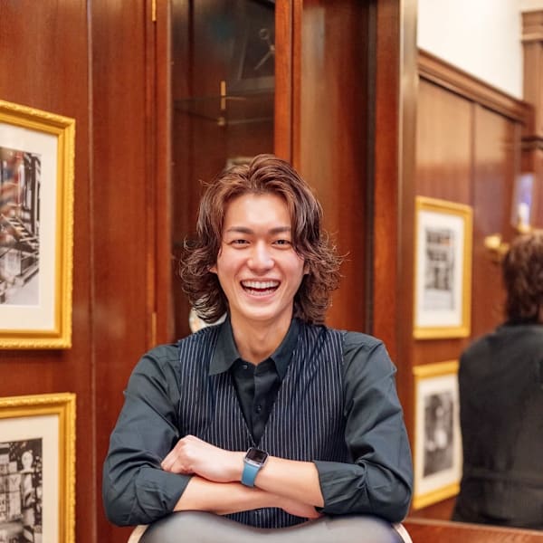 ヒロ銀座barbershop 福岡本店【ヒロギンザバーバーショップフクオカホンテン】のスタッフ紹介。福満　拓