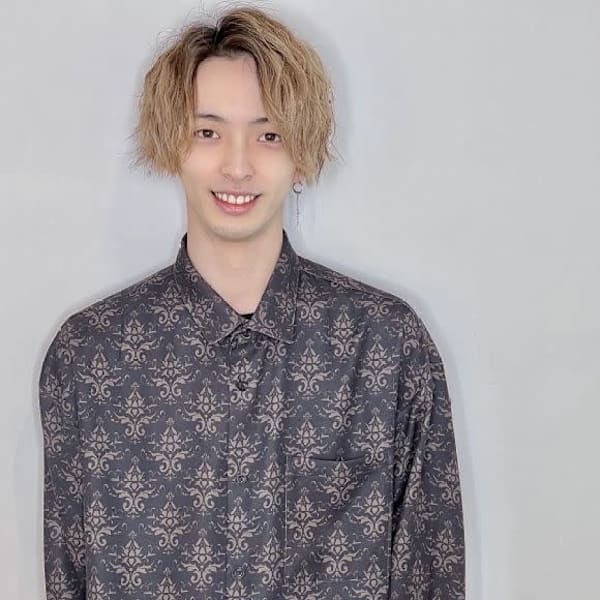 全席個室美容室 Zina 札幌 髪質改善＆トリートメント【ゼンセキコシツビヨウシツ ジーナ サッポロ カミシツカイゼン】のスタッフ紹介。福間 和也