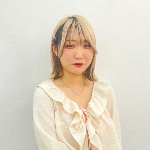 美容室 globe 船橋店【グローブ】【ビヨウシツ グローブ フナバシテン】のスタッフ紹介。YUKINA