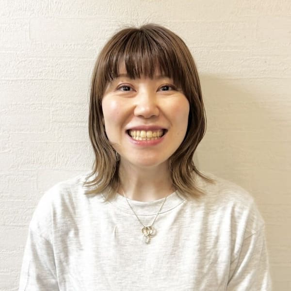 美容室 STROKE宇都宮平松本町店【ストローク】【ビヨウシツ ストロークウツノミヤヒラマツホンチョウテン】のスタッフ紹介。石塚 友里恵