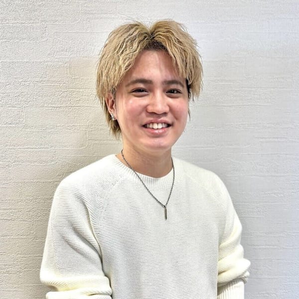 美容室 STROKE宇都宮平松本町店【ストローク】【ビヨウシツ ストロークウツノミヤヒラマツホンチョウテン】のスタッフ紹介。阿久津 優斗