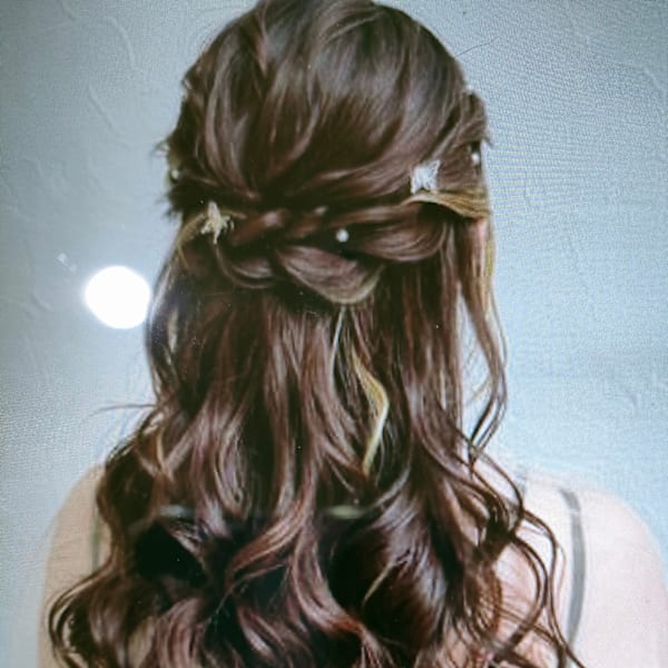 ハーフアップアレンジ|au 美容室