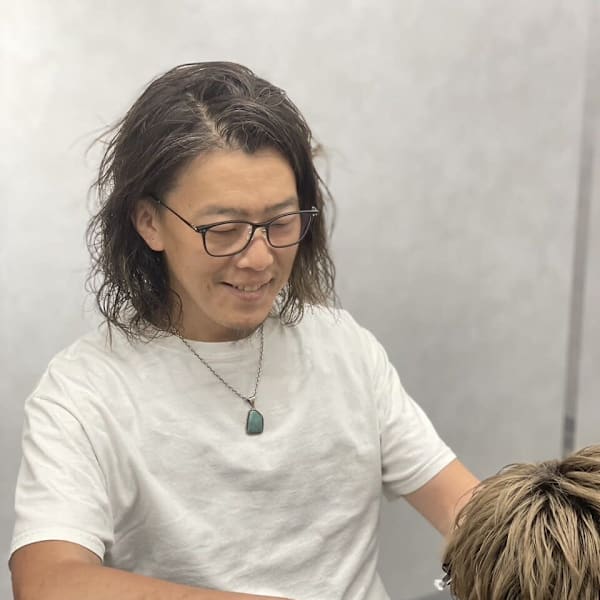 美容室 clover 新小岩店【クローバー】【ビヨウシツクローバー シンコイワテン】のスタッフ紹介。ミクニ mikuni