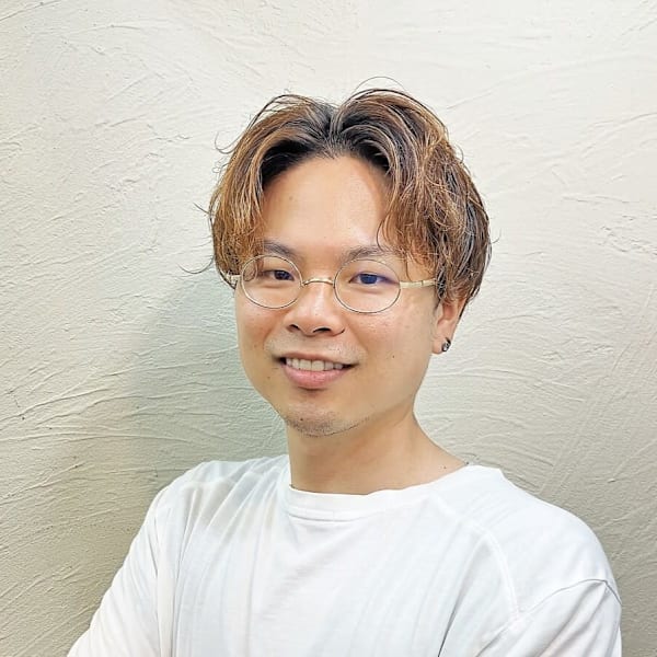 美容室 clover 新小岩店【クローバー】【ビヨウシツクローバー シンコイワテン】のスタッフ紹介。ハンザワ Hanzawa