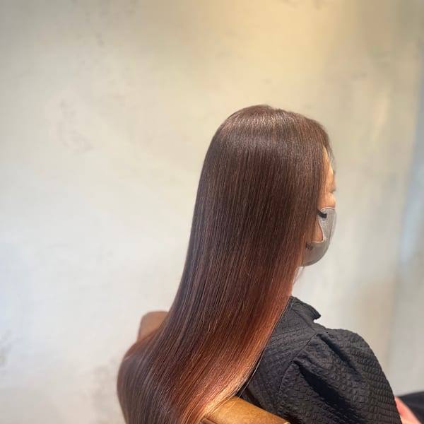 ◆ 艶感が際立つロングストレート