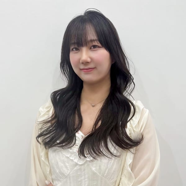 newi 三宮【ネウィ サンノミヤ】のスタッフ紹介。YU