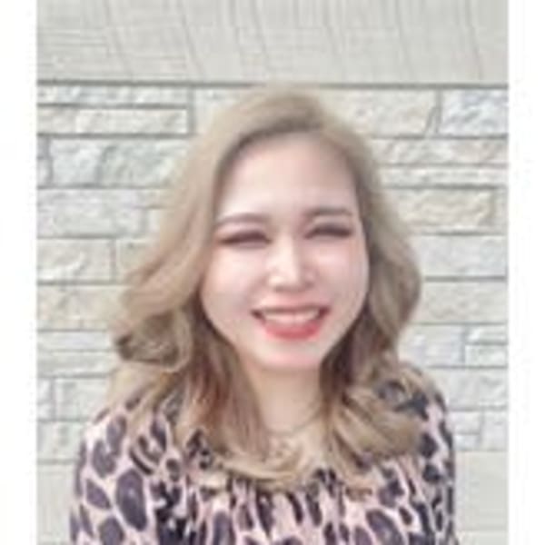 HAIR & MAKE EARTH 宮崎昭栄店【ヘアメイクアース ミヤザキショウエイテン】のスタッフ紹介。宮崎　英絵