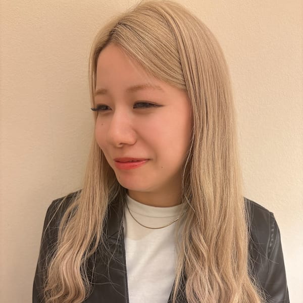 id.byKENJE【アイディ　バイ　ケンジ】のスタッフ紹介。marina.