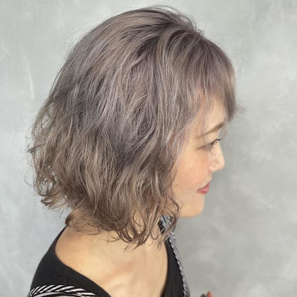 シルバーベージュ/くすみベージュ