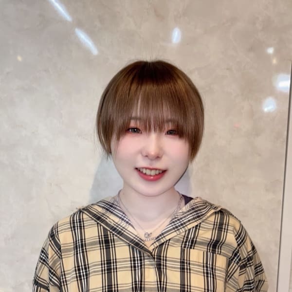 elu by lovis【エル バイ ラビス】のスタッフ紹介。ayane