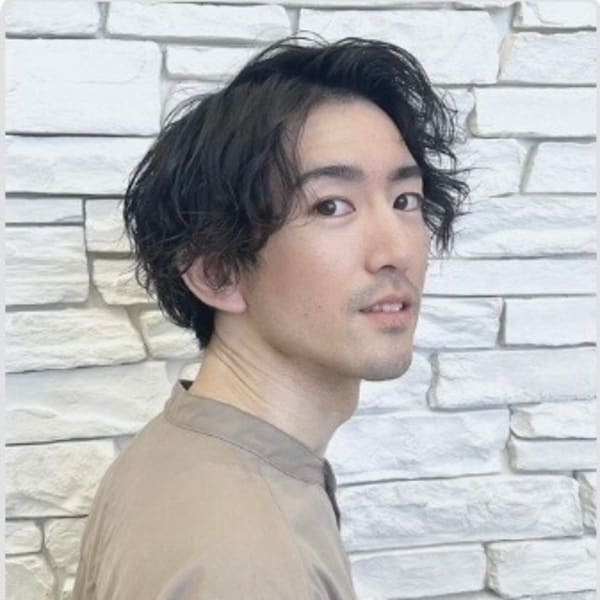 クイーンズゲート昭和パレス店【クイーンズゲートショウワパレステン】のスタッフ紹介。藤原 亮太