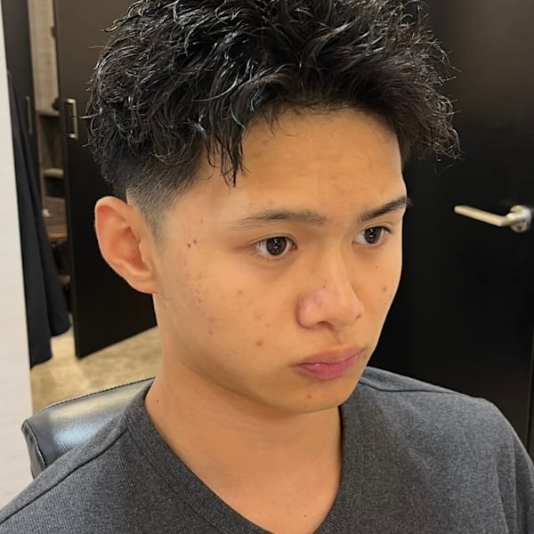 スパイキーショート×パーマスタイル|UNTRACE－BARBER SHOP－
