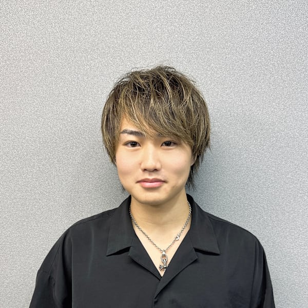 JENNIE by Menon【ジェニーバイメノン】のスタッフ紹介。塚 優貴