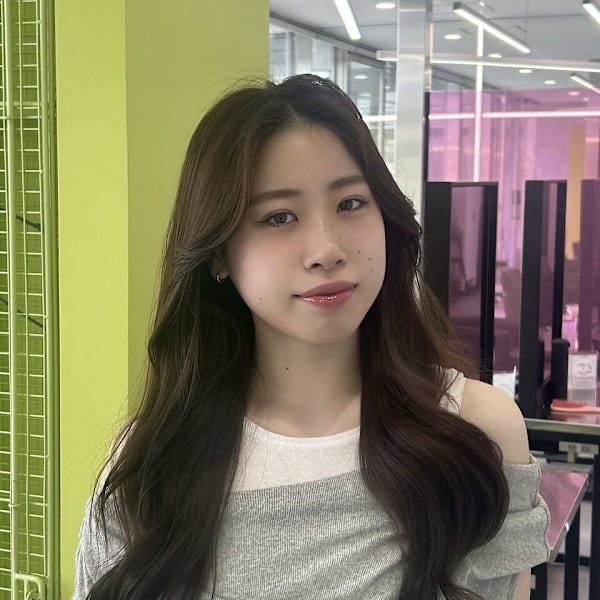 HAIR & MAKE EARTH 本庄早稲田店【ヘアメイクアースホンジョウワセダテン】のスタッフ紹介。菊池　梨麻