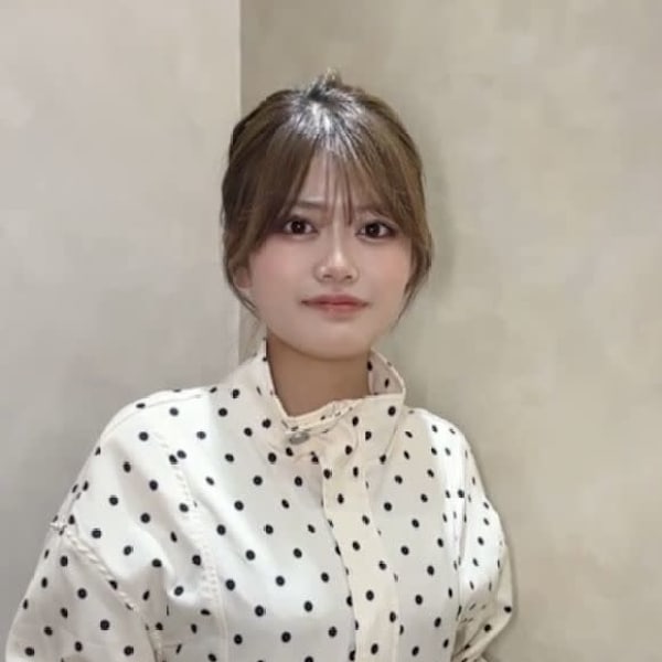 Zina 博多 髪質改善＆トリートメント＆艶髪【ジーナハカタ カミシツカイゼン トリートメント ツヤガミ】のスタッフ紹介。ちひろ 