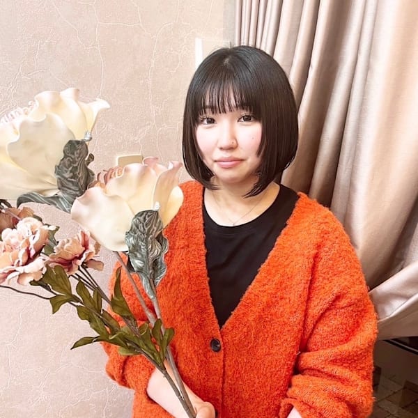 Lill arch【リルアーチ】【リルアーチ】のスタッフ紹介。秋山 優衣
