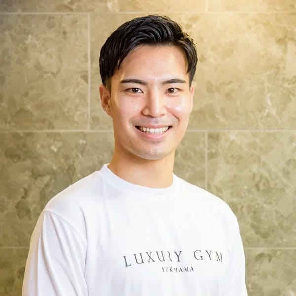美容パーソナルトレーニングジム LUXURY GYM YOKOHAMA 関内店【ビヨウパーソナルトレーニングジムラグジュアリージムヨコハマカンナイテン】のスタッフ紹介。モウリゲンスケ