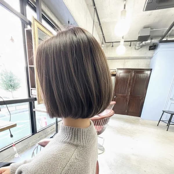 ミルクティーグレージュ 顎ラインボブ
