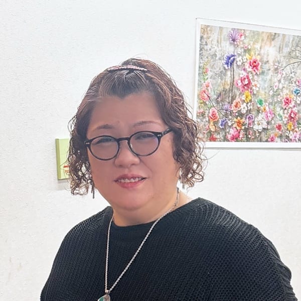 Ibis'hair【アイビスヘアー】のスタッフ紹介。吉岡ゆかり