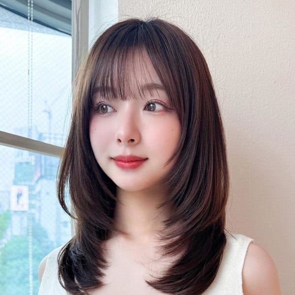 2wayバングで小顔に見えるフェイスレイヤーで作るくびれヘア