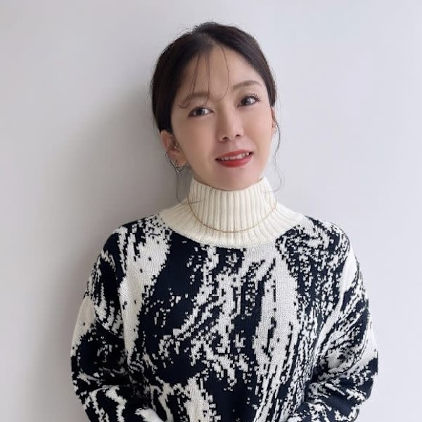 Zina 池袋サンシャイン通り 髪質改善&トリートメント【ジーナイケブクロサンシャインカミシツカイゼントリートメント】のスタッフ紹介。Eri ka