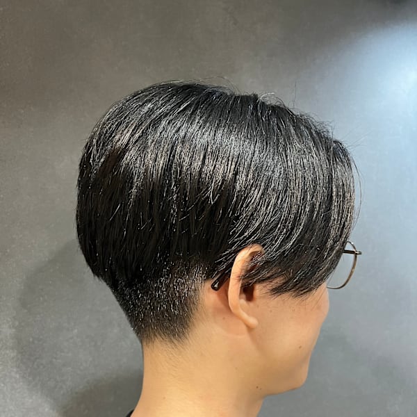 前下りセンターパートカット|lune horoscope