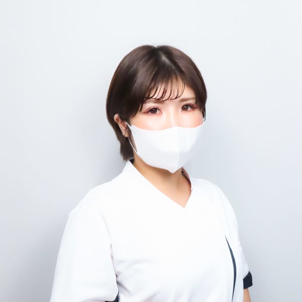Refashion 新宿店【美容脱毛/シュガーリング/フェイシャル】【リファッション シンジュクテン ビヨウダツモウ シュガーリング フェイシャル】のスタッフ紹介。オリイ