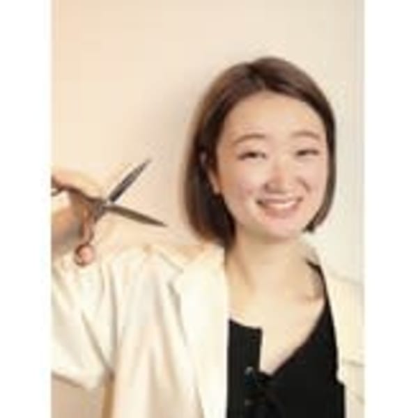 FARM hair【ファームヘアー】のスタッフ紹介。まりな