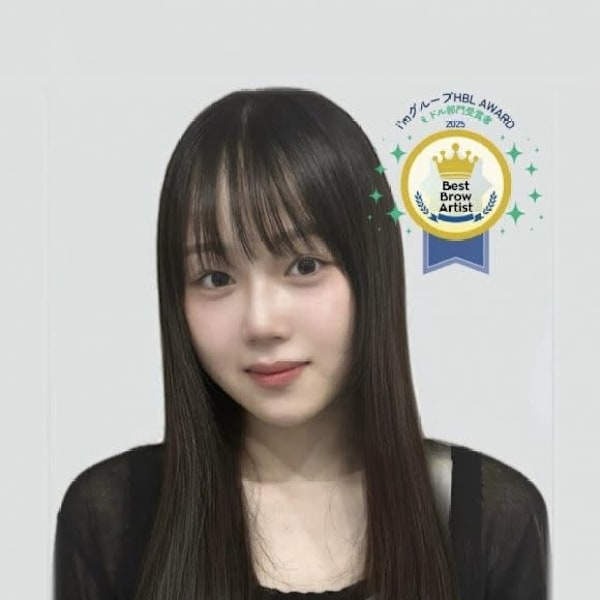 アイブロウサロン i'm 梅田茶屋町店【眉毛専門店】【アイブロウサロン アイム ウメダチャヤマチテン】のスタッフ紹介。イロハ 