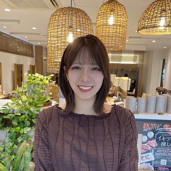 COSTA EST of RICHAIR【コスタエストオブリシェール】のスタッフ紹介。千葉　裕利花