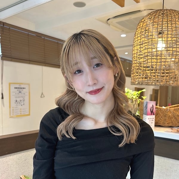 COSTA EST of RICHAIR【コスタエストオブリシェール】のスタッフ紹介。富田紗世