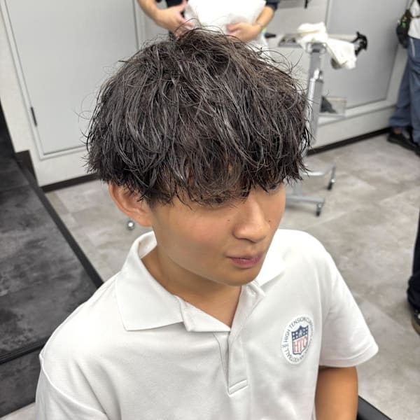 王道人気！波巻きパーマで作る柔らか無造作スタイル