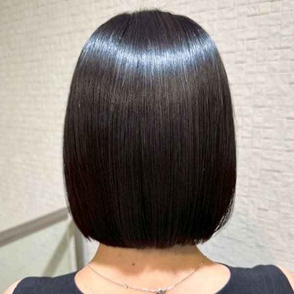 縮毛矯正 ストレートヘア ミニボブ 艶髪ショートヘア 黒髪