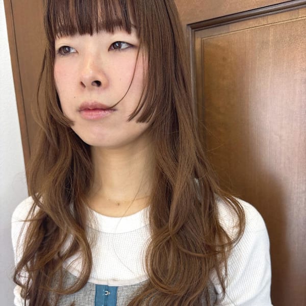 顔まわりポイントロングヘア