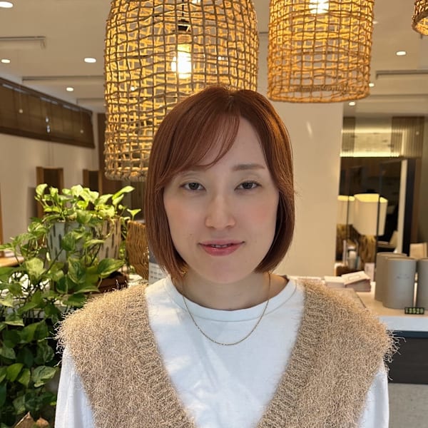 COSTA EST of RICHAIR【コスタエストオブリシェール】のスタッフ紹介。谷津　瞳