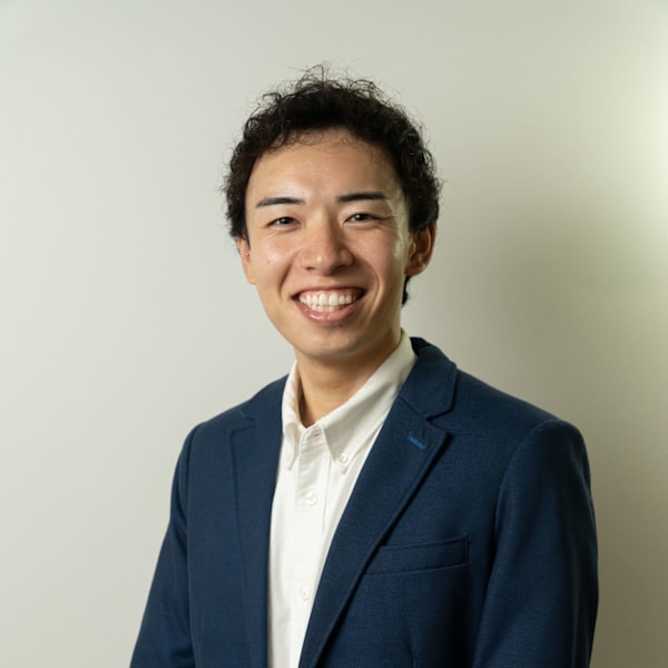 脱白髪染め専門店HAKUA白髪ぼかし町田本店(旧:脱白髪染め専門店HAKUA)【ダツシラガゾメセンモンテンハクア シラガボカシ マチダホンテン】のスタッフ紹介。小川晋平