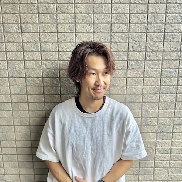 半個室型美容室 Sourire 新宮店【ハンコシツガタビヨウシツ スーリール シングウテン】のスタッフ紹介。杉原 一輝