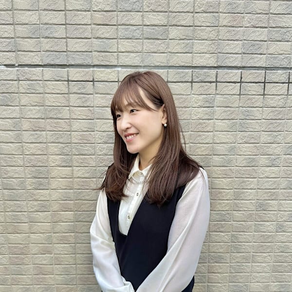 半個室型美容室 Sourire 新宮店【ハンコシツガタビヨウシツ スーリール シングウテン】のスタッフ紹介。ERI