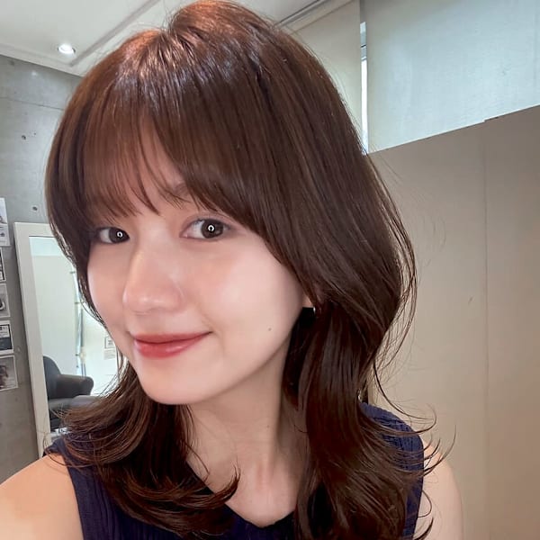 小顔見せ韓国風Cカールミディレイヤー|CARE 梅田