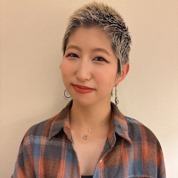 id.byKENJE【アイディ　バイ　ケンジ】のスタッフ紹介。MINAMI