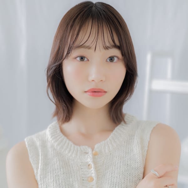 顔回りレイヤーカット小顔くびれミディアム　ヘイリーボブ|mod's hair【モッズヘア】越谷/越谷西口店