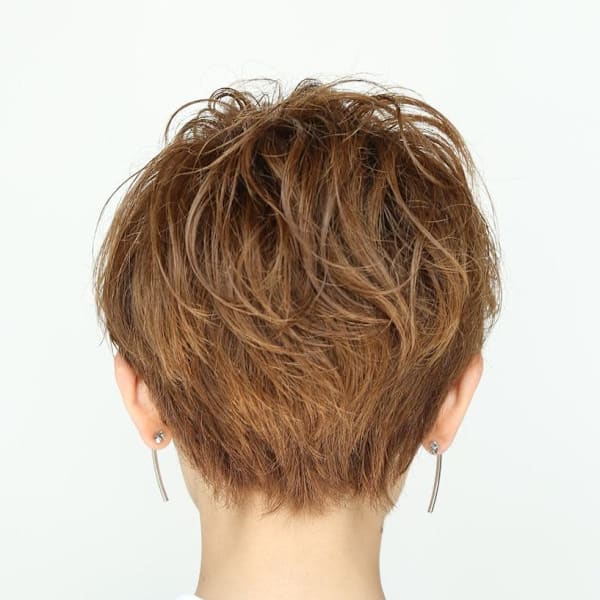 ミセスの明るめベリーショート