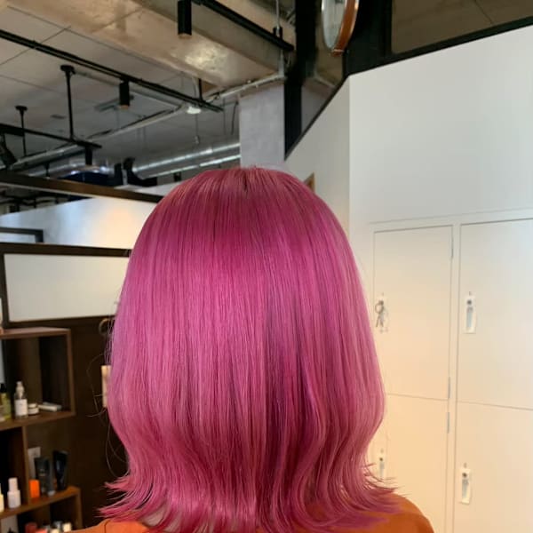 ビビッドピンク