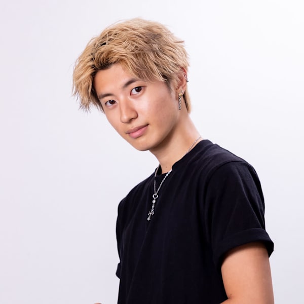 SOA 髪質改善 京都三条河原町【ソア カミシツカイゼン キョウトサンジョウカワラマチ】のスタッフ紹介。大槻 純也