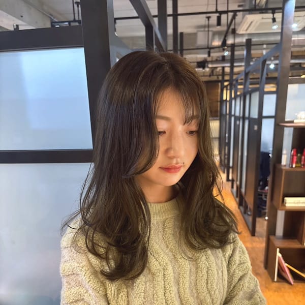 オリーブベージュ|N°Elune 秋田店