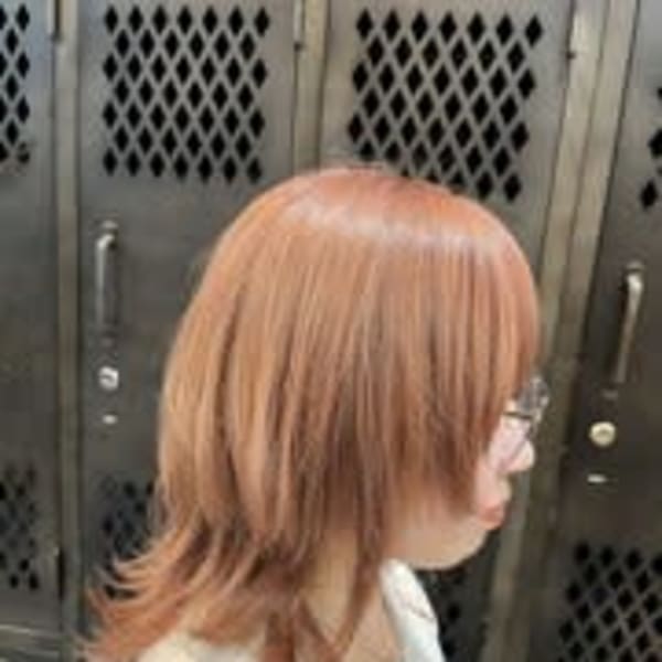 ダブルカラー ピンクベージュ ウルフカット