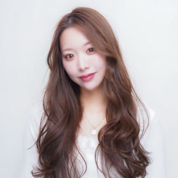 顔周りレイヤー ゆる巻き ベージュ 20代 ダメージレス|髪質改善 SEPT. 天神大名