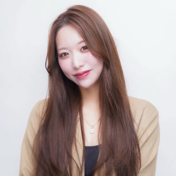 艶カラー 髪質改善 ナチュラルブラウン 顔周りカット 20代|髪質改善 SEPT. 天神大名